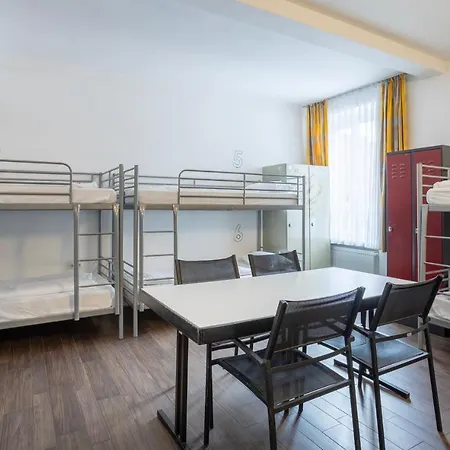 Jaeger´s Hostel *