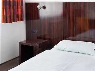Jaeger's Hostel *